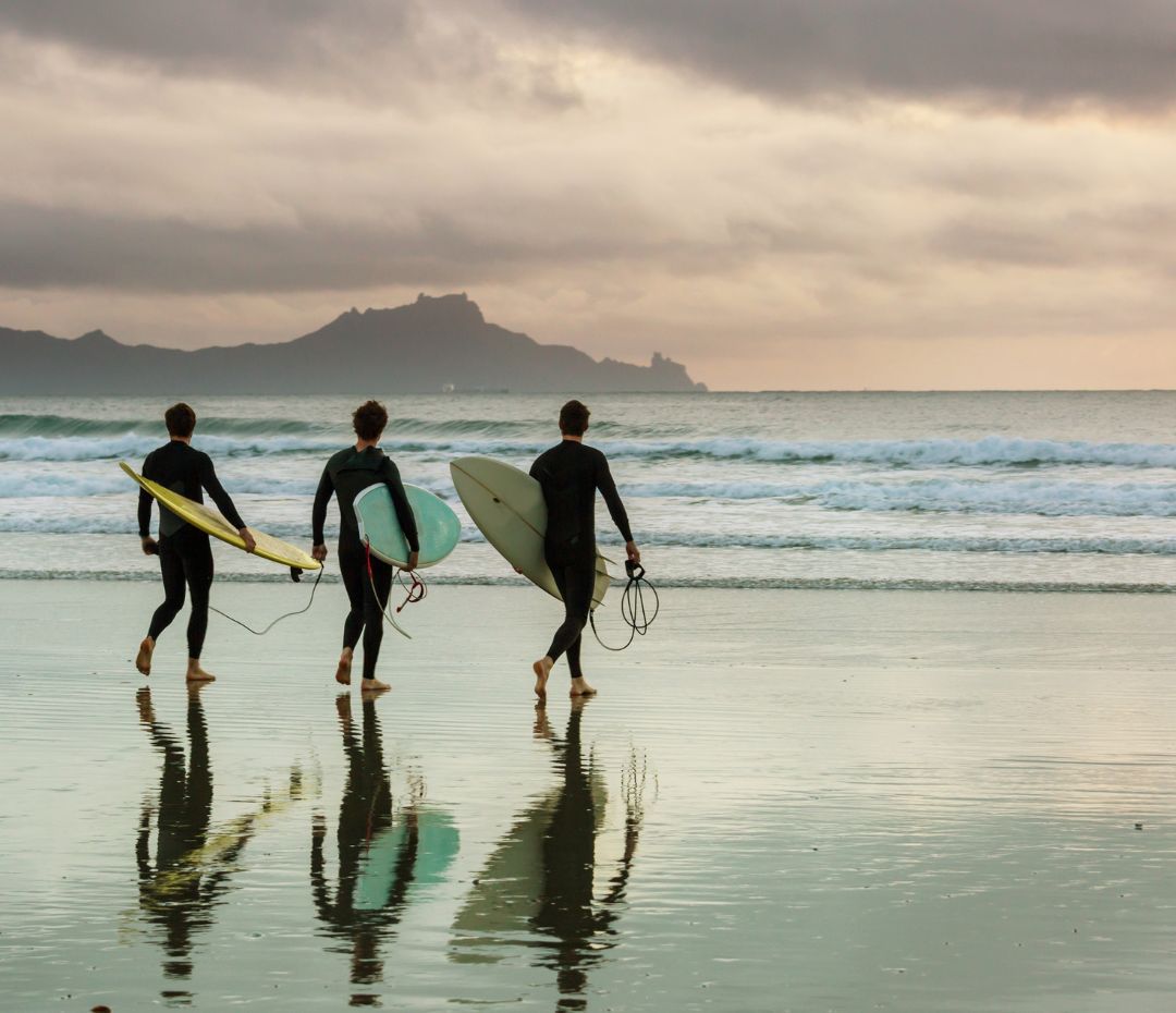 3 surfers in Australian